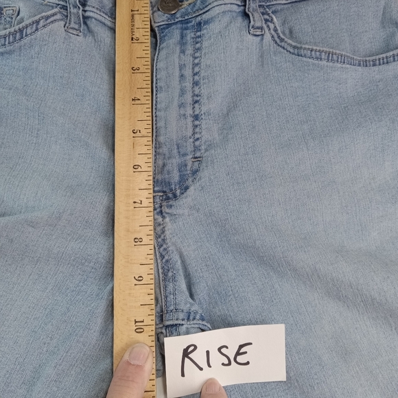 Lee Riders Shorts Stretch Mid Rise 12 Straight Lt Blue Grunge - Picture 10 of 14